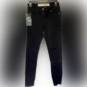 Barbell Dark Wash Women’s Slim Athletic Fit Jeans (NWT!!)